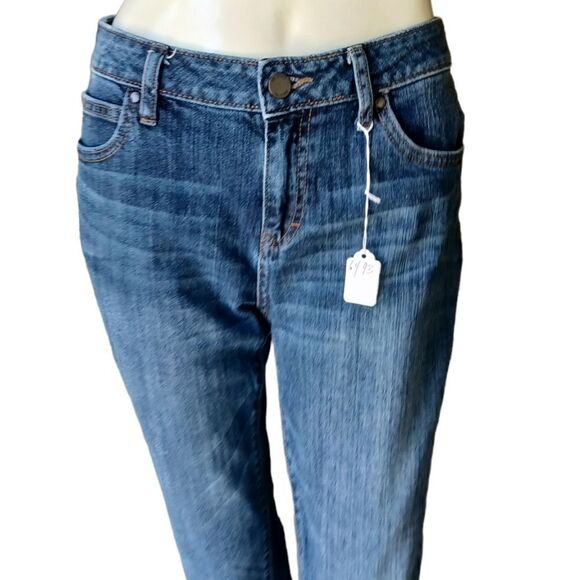 649339....JLO Straight leg Jeans Size 6, W30" 26"Inseam 9"Rise - Picture 2 of 6